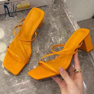 2020 Summer Outdoor Women Slipper Slides Fashion Female Peep Toe Square Heel Sandal Vacation Beach Flip Flops Shoes