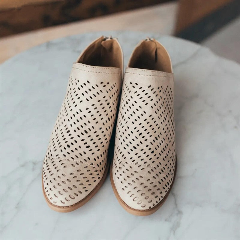 Flat Platform Shoes Women Brogue Shoes Leather Pointed Toe Oxford Shoes Women Hollow White Casual Shoes mujer Plus Size 34-43